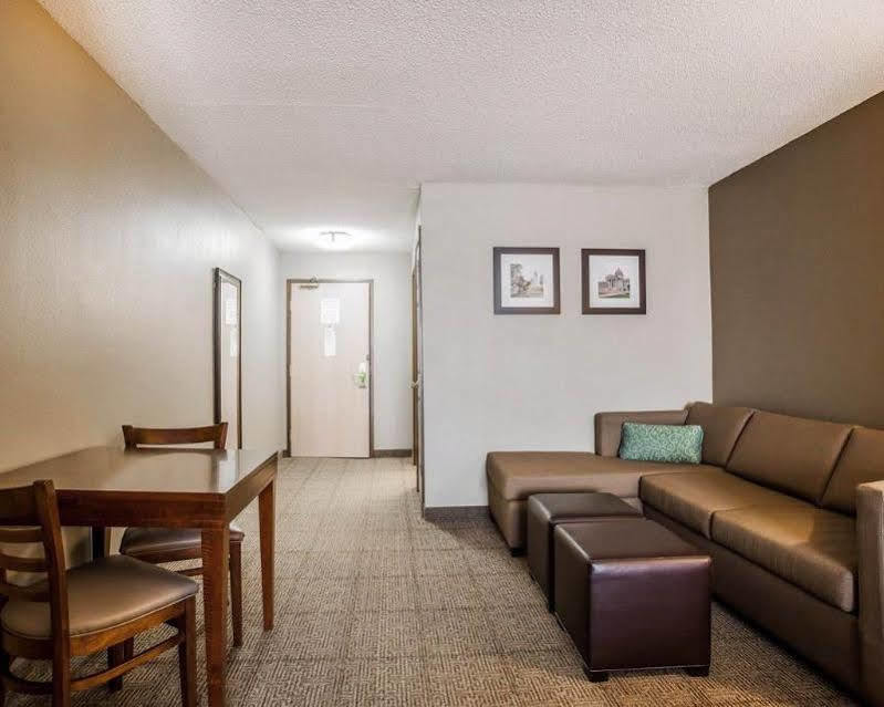 Quality Inn Florissant-St Louis Zewnętrze zdjęcie